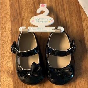 Black patent baby shoes